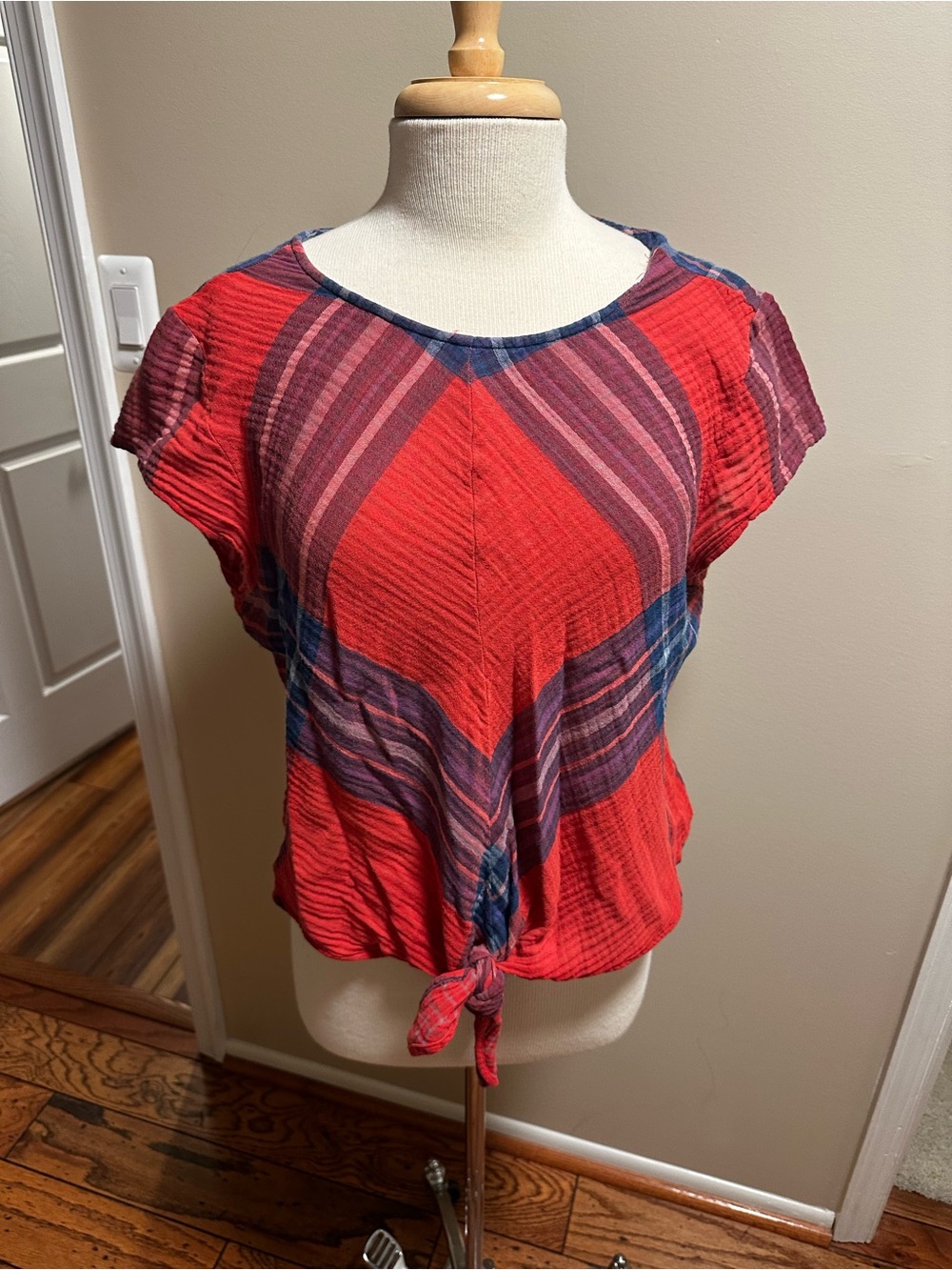 cloth & stone Red Plaid Knot-Front Crop Top